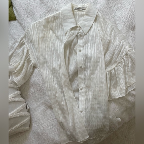 Alice + Olivia Edyth Ruffle Short Sleeve Blouse - Picture 4 of 6